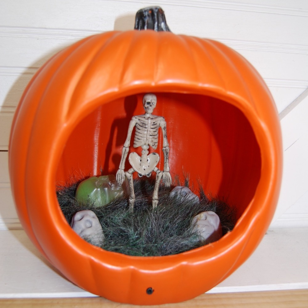 Vintage Halloween decor Pumpkin Grave Motion‎ Sensor Light up Noise making Gemmy